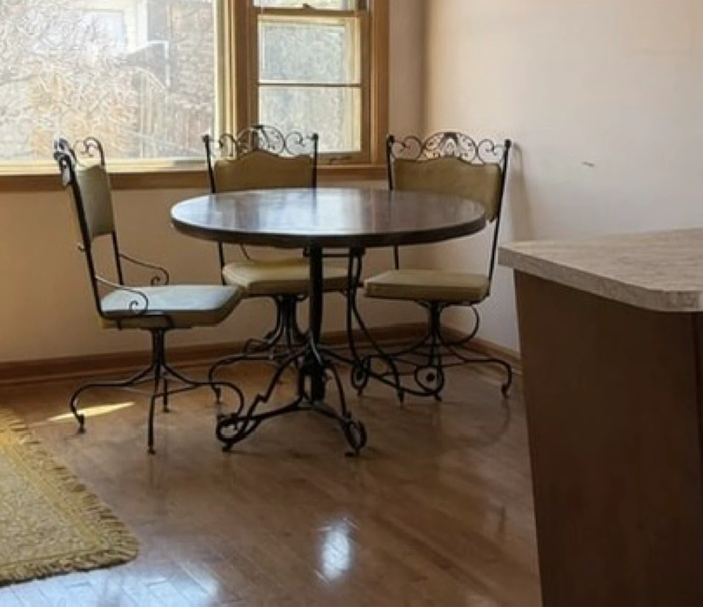 Vintage Round Metal Bistro Set with 5 chairs