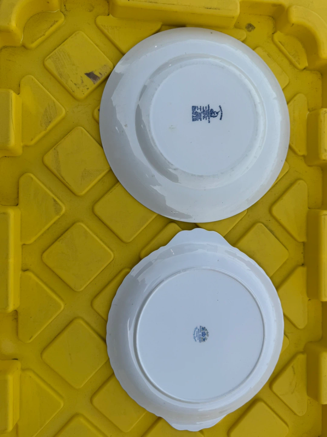Wedgewood & Royal Albert Plates - photo 2