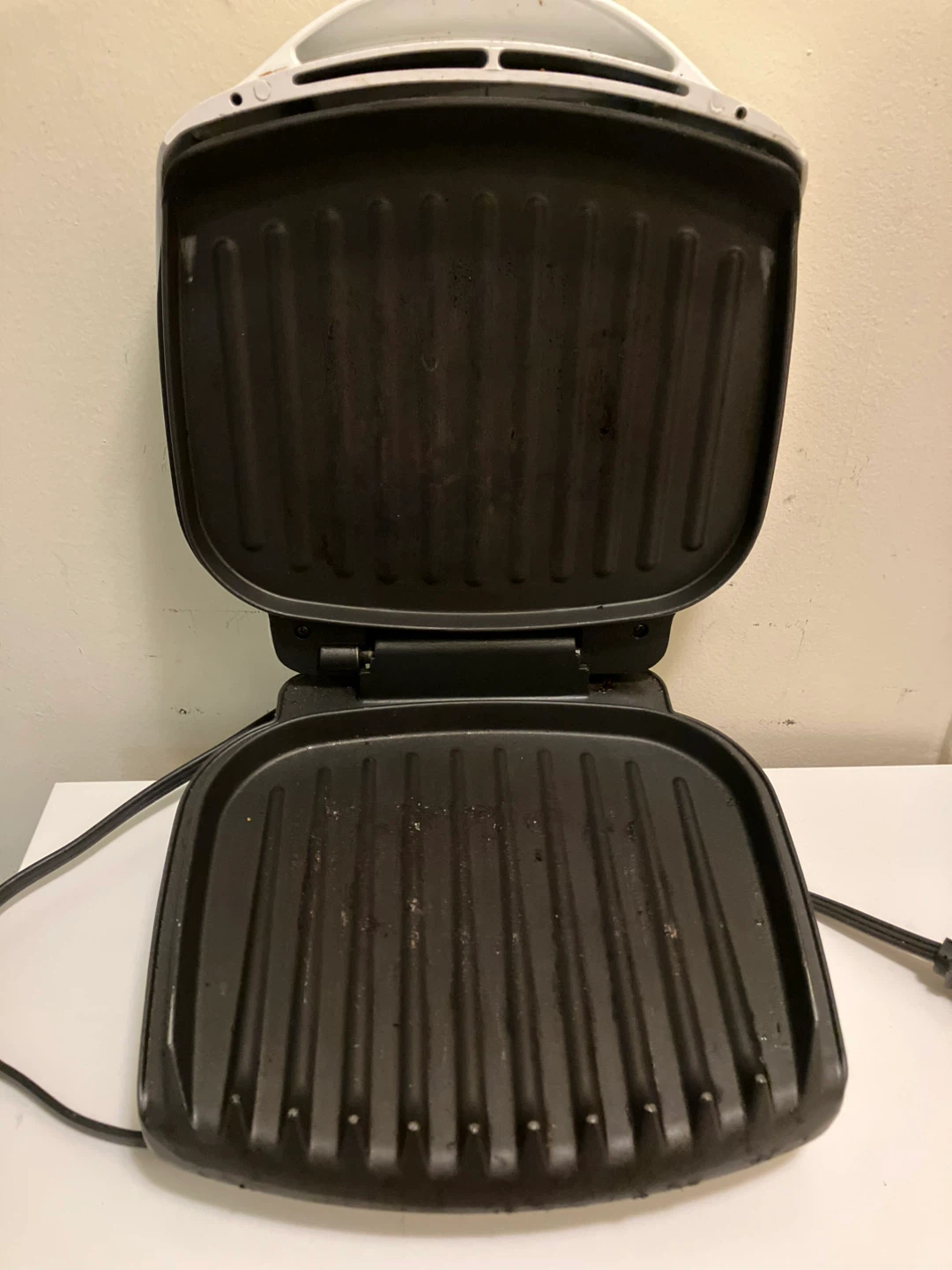 George Foreman Lean Mean Fat Grilling Machine - photo 2