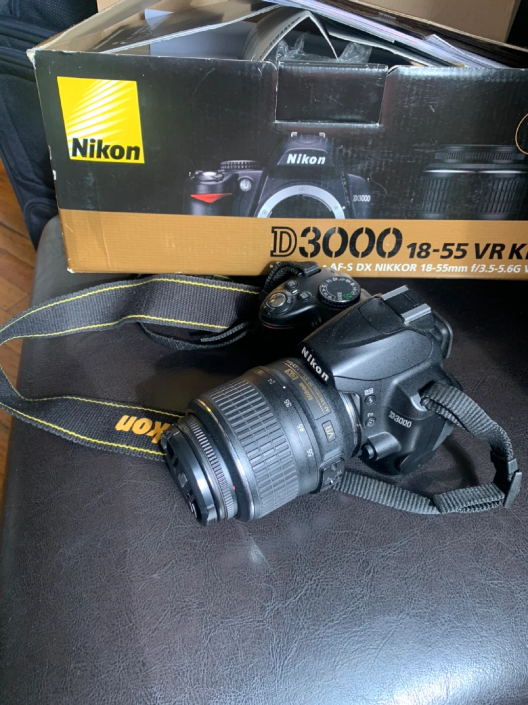 Nikon D3000 DSLR Camera with 18-55mm VR Kit Lens and Bag - photo 3