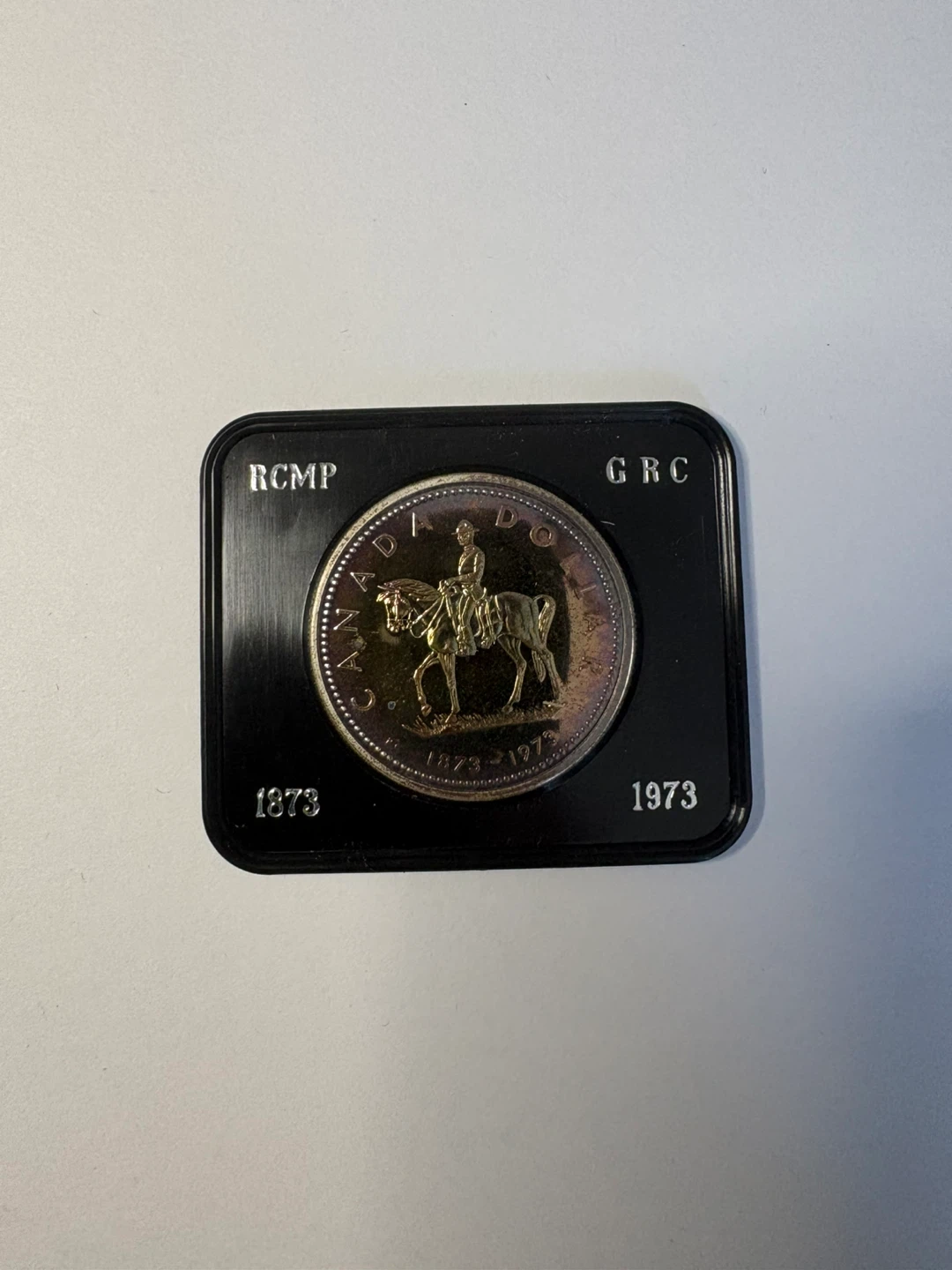 1973 Canadian RCMP Dollar Coin - photo 3