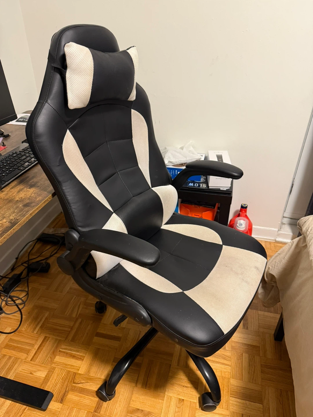 Black and White Gaming Chair - photo 4