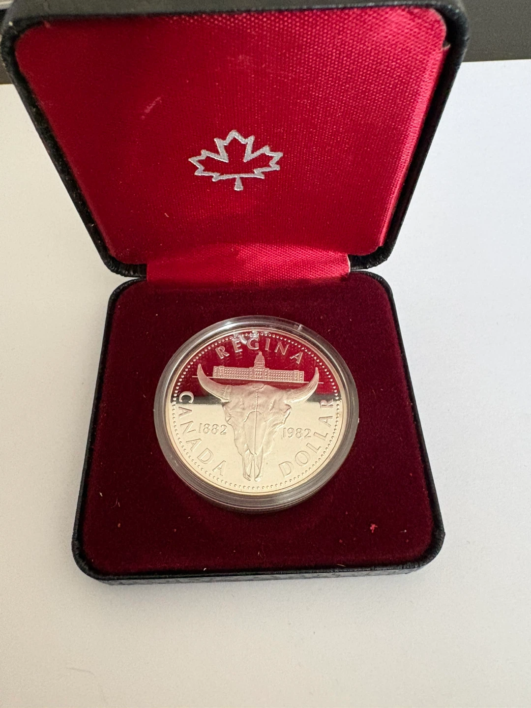 1982 Canada Dollar Coin 100th Anniversary of Regina - photo 3