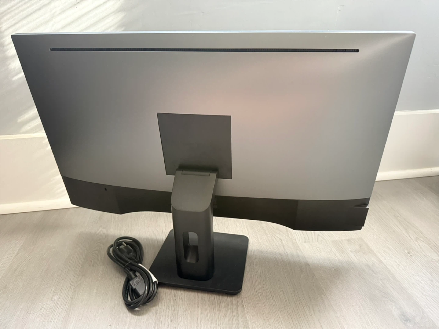 Dell Ultrasharp 27 in Monitor - photo 2