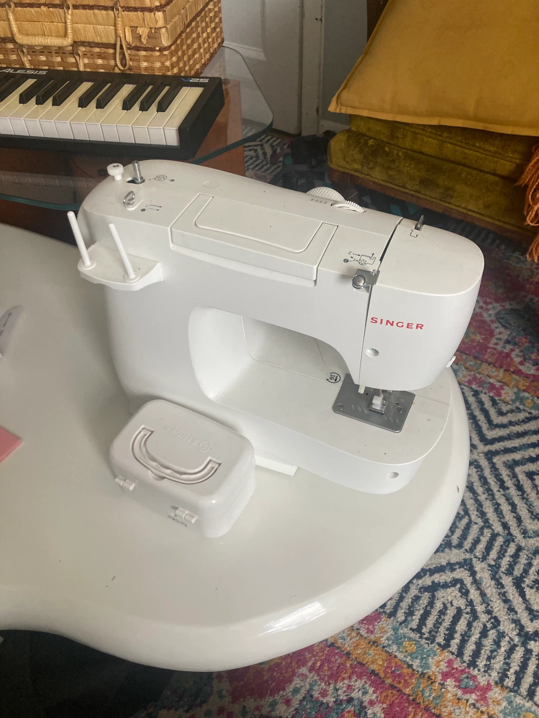 Singer M2100 Sewing Machine