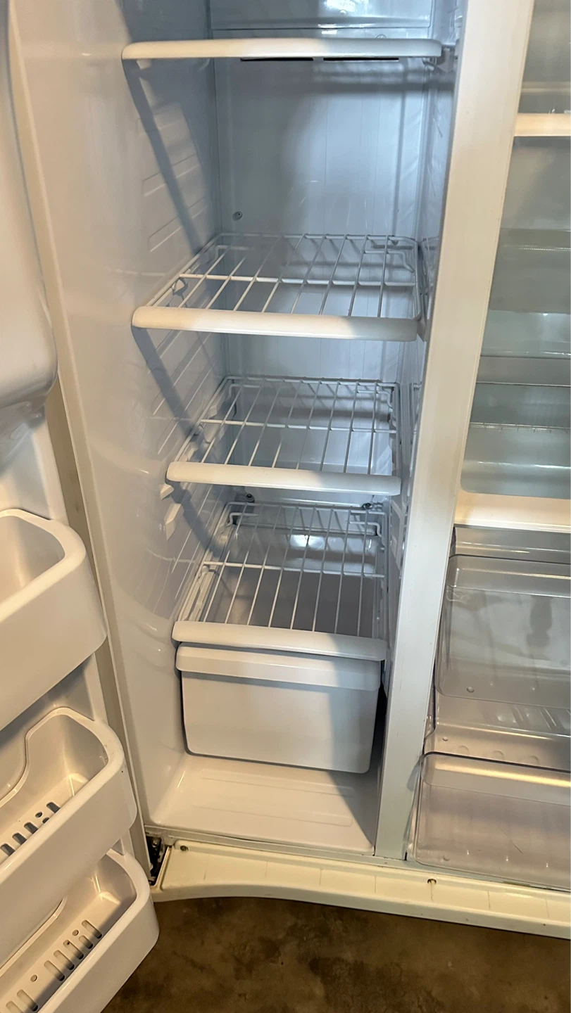 Samsung Refrigerator - photo 2
