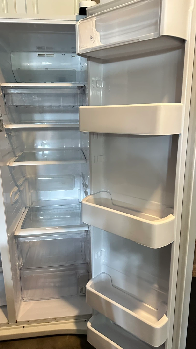 Samsung Refrigerator - photo 5
