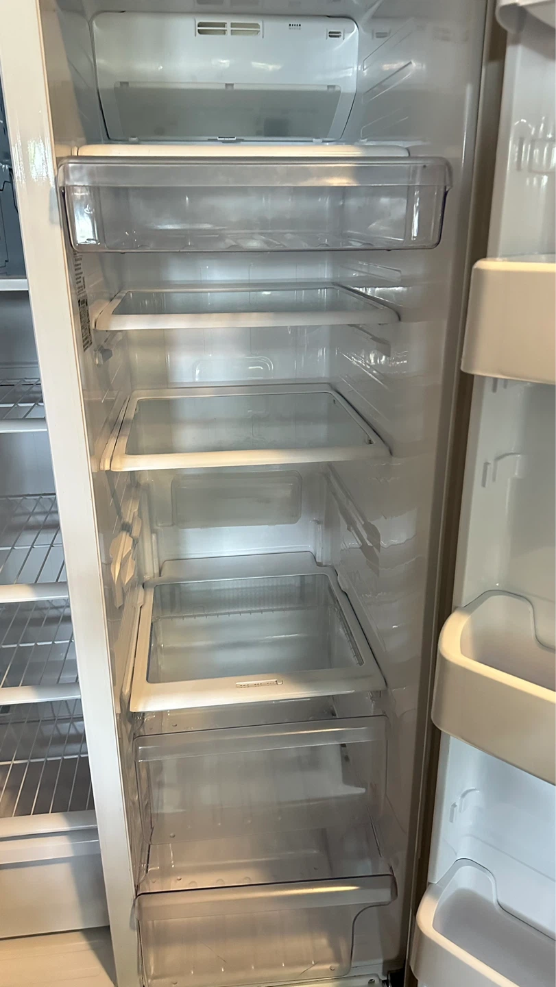 Samsung Refrigerator - photo 3