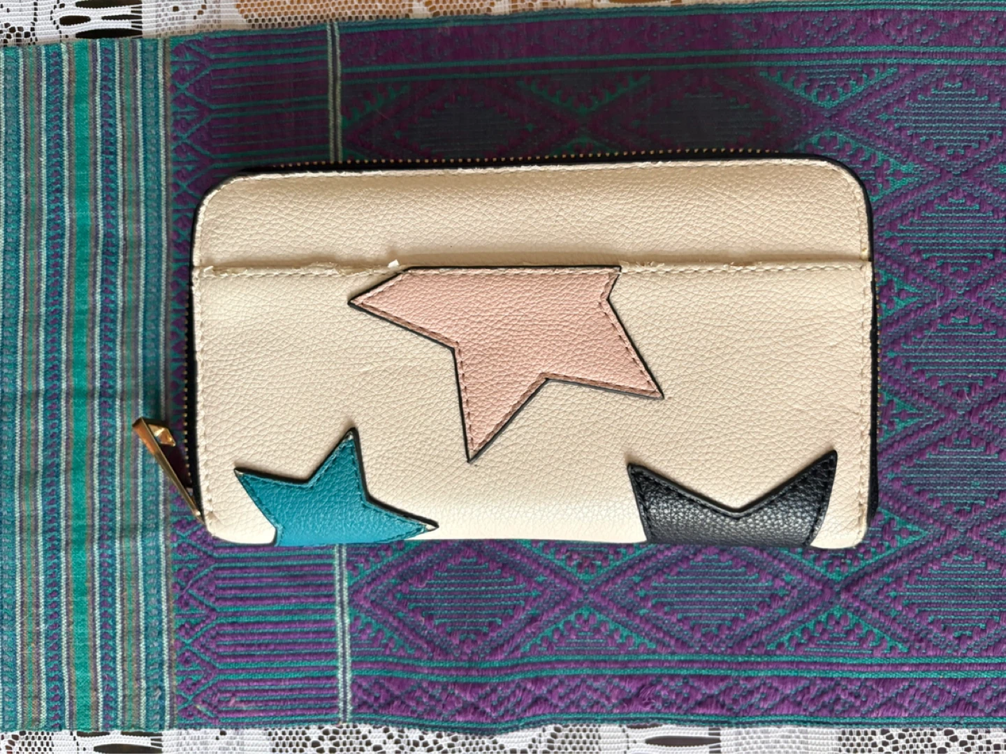 Cream coloured wallet with star appliques - photo 3