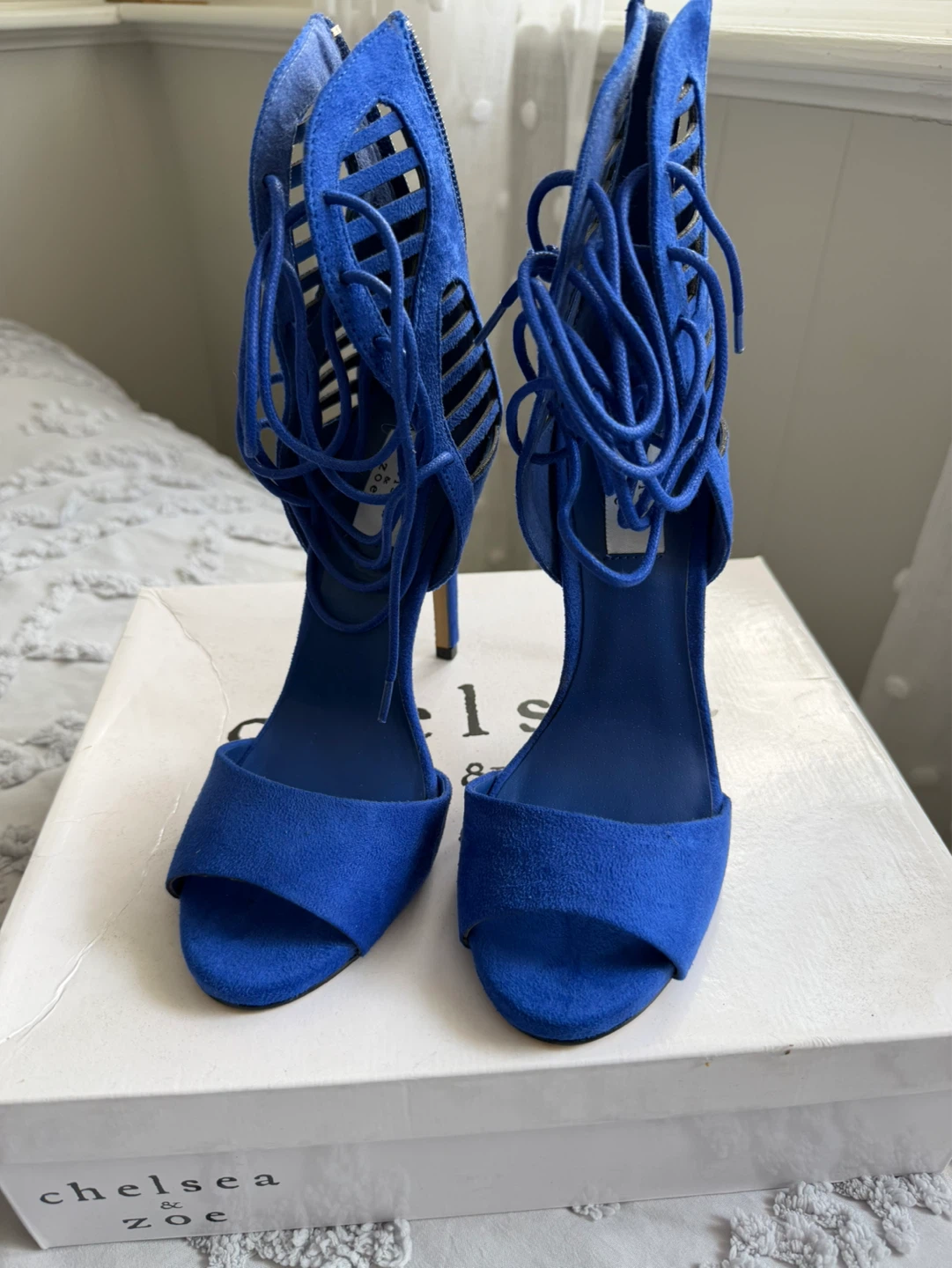 Chelsea & Zoe Women's FABAYANN Royal Microfiber Heels Size 7.5