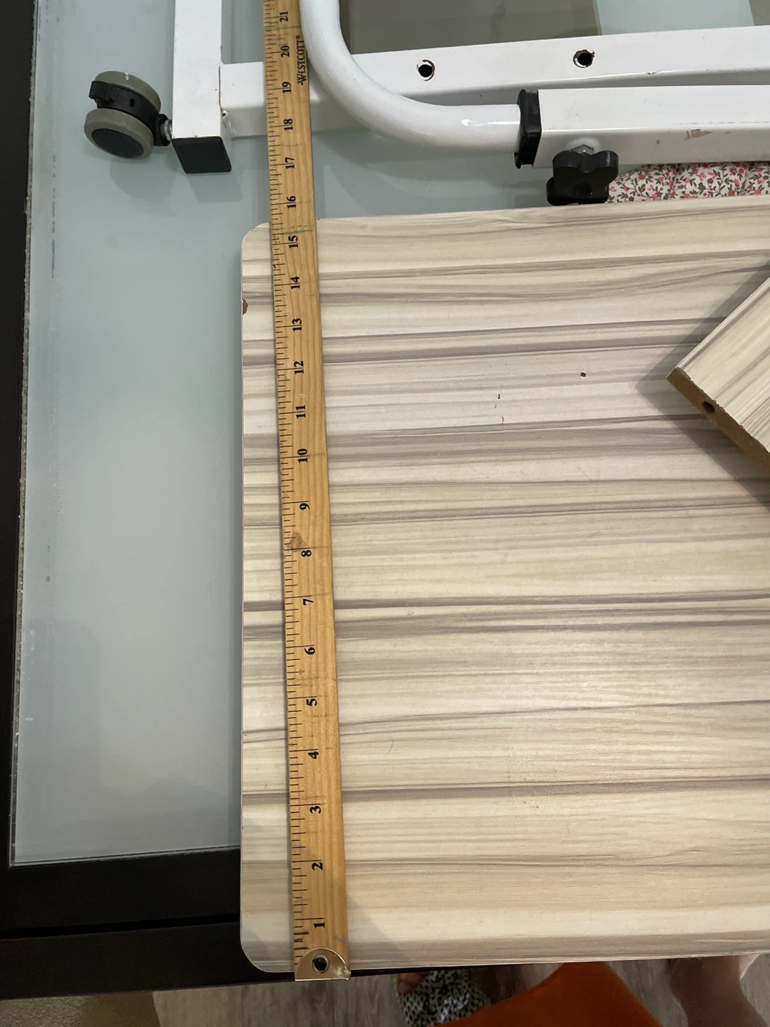 Adjustable Rolling Bedside Table - photo 4