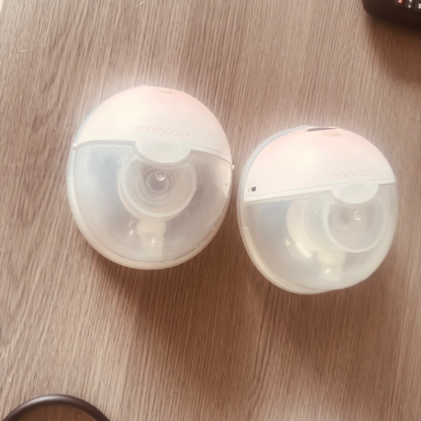 Momcozy Wearable Breast Pump Cups Set - photo 2