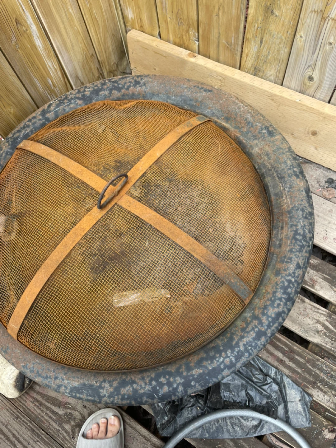 Fire Pit with Spark Screen