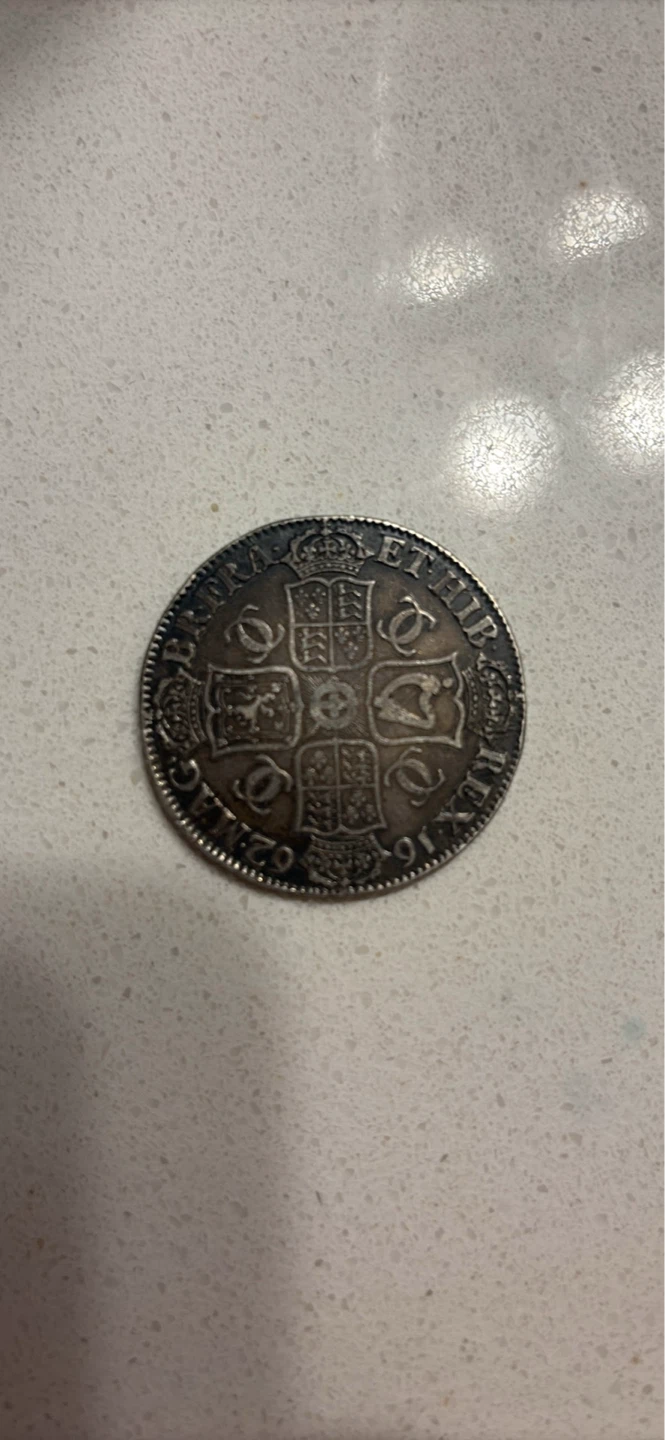 1662 King Charles 11 silver coin - photo 2