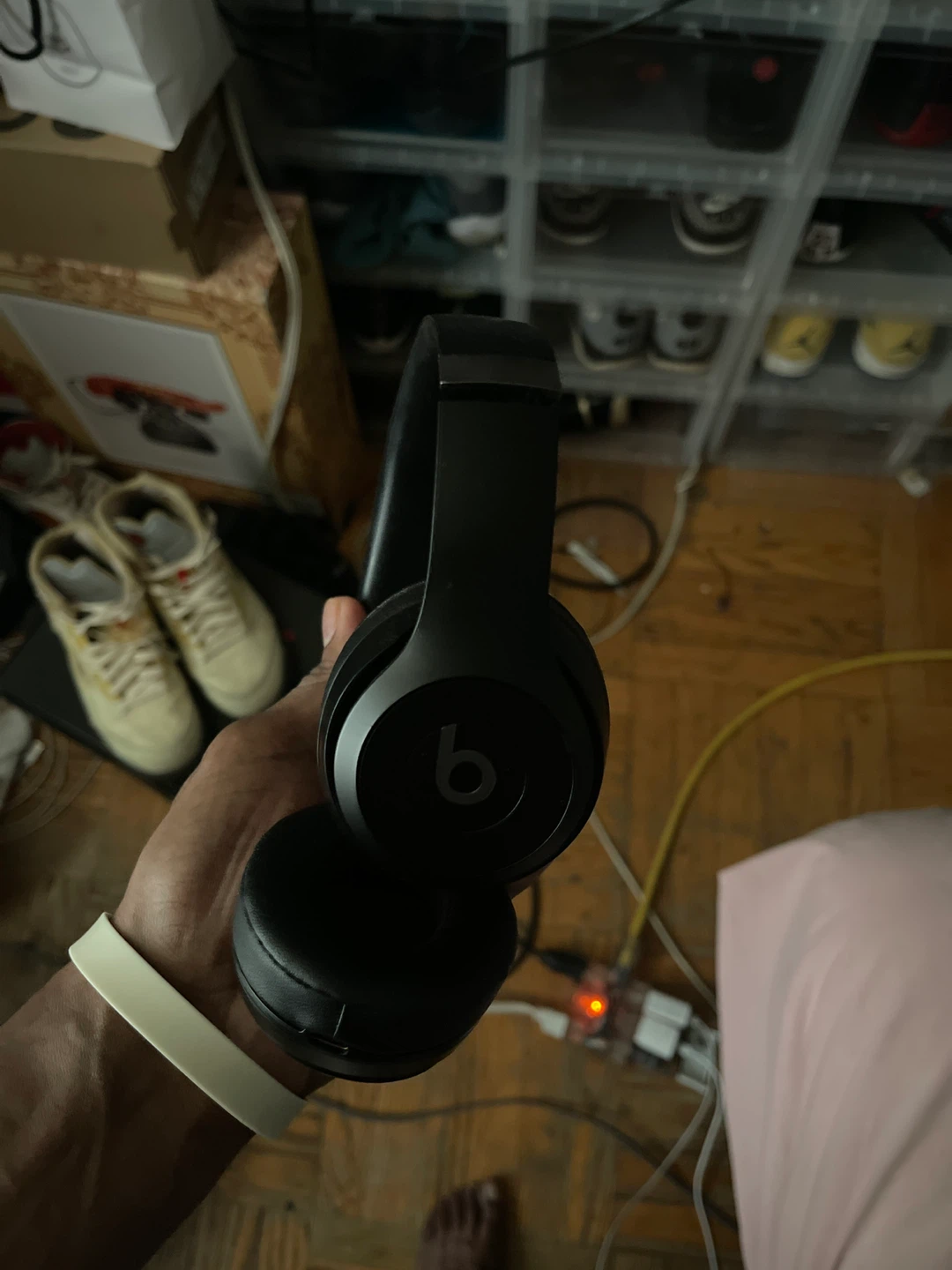 Beats Solo 3 Wireless Headphones - photo 2