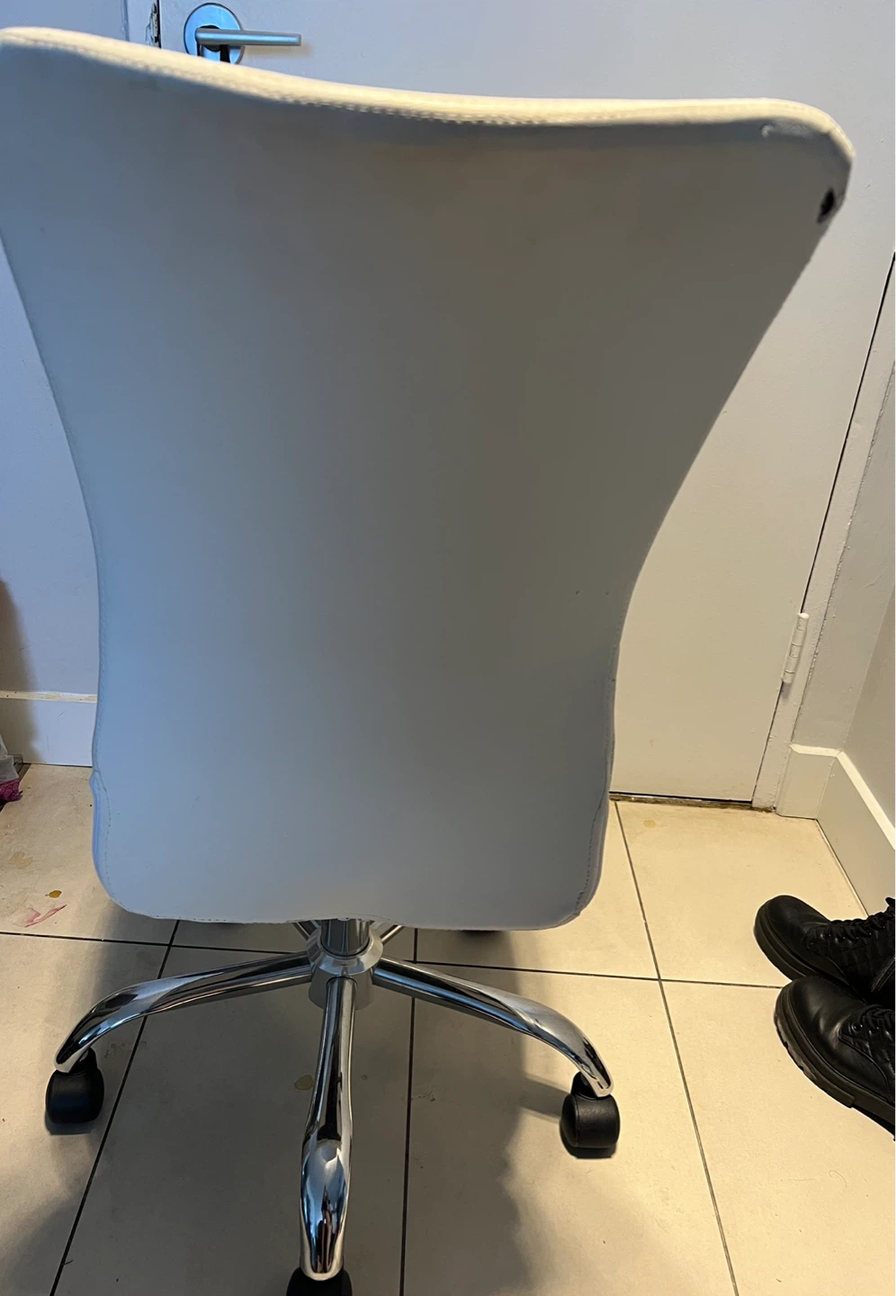 Light Grey Faux Leather Office Chair - photo 4