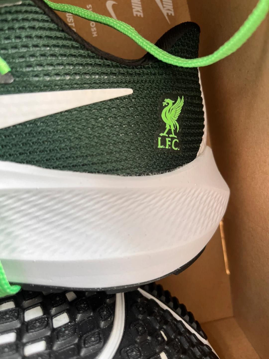 Nike Pegasus 40 Liverpool FC Edition Running Shoes - photo 3