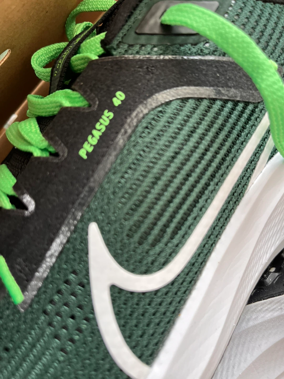 Nike Pegasus 40 Liverpool FC Edition Running Shoes - photo 2