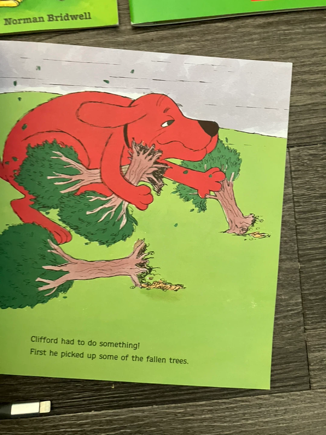 Clifford the Big Red Dog Books (3-Book Set) - photo 4
