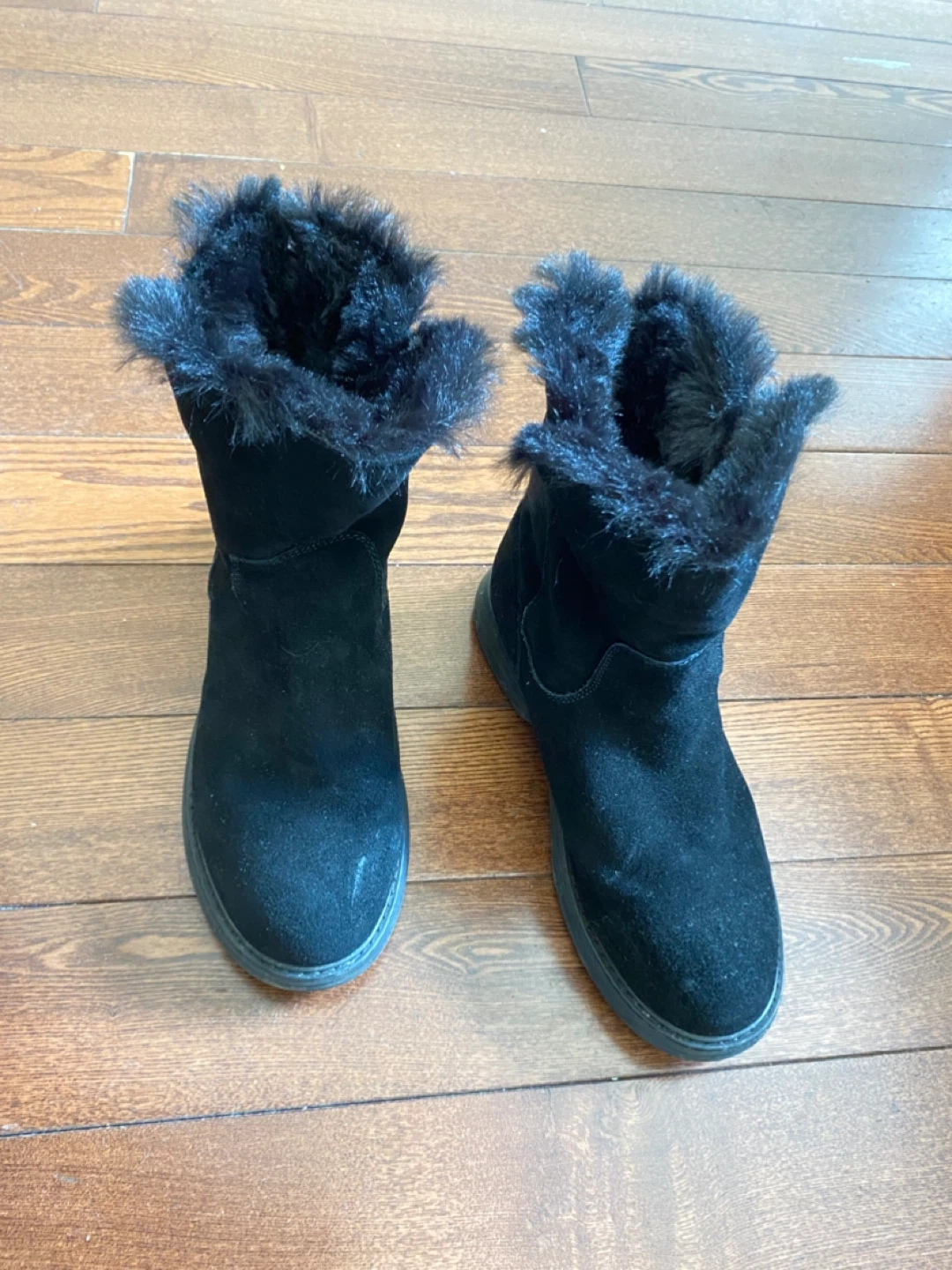 Black Fur-Lined Winter Boots