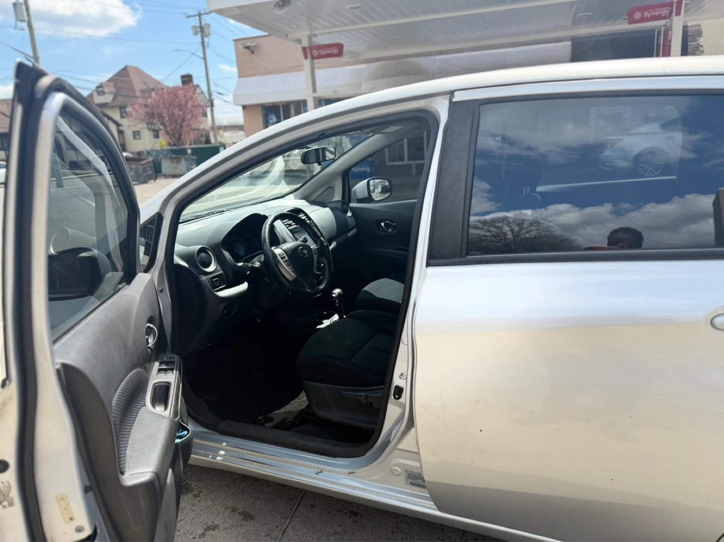2016 Nissan Versa note SV Hatchback - photo 4