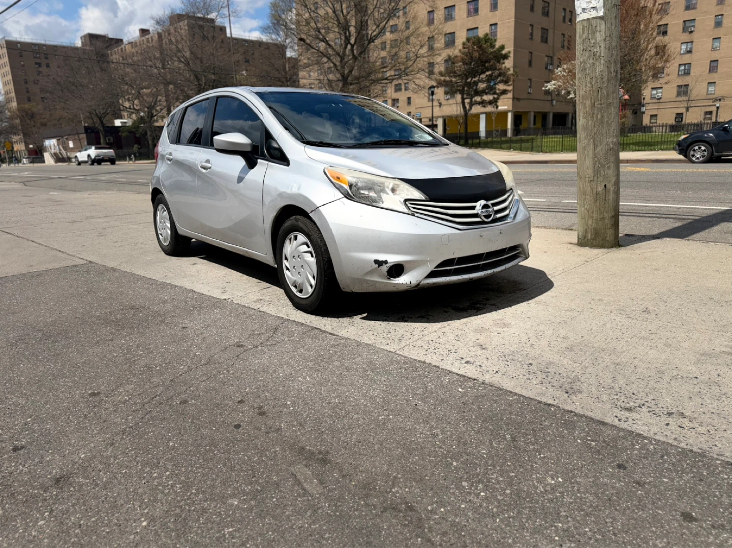 2016 Nissan Versa note SV Hatchback - photo 3