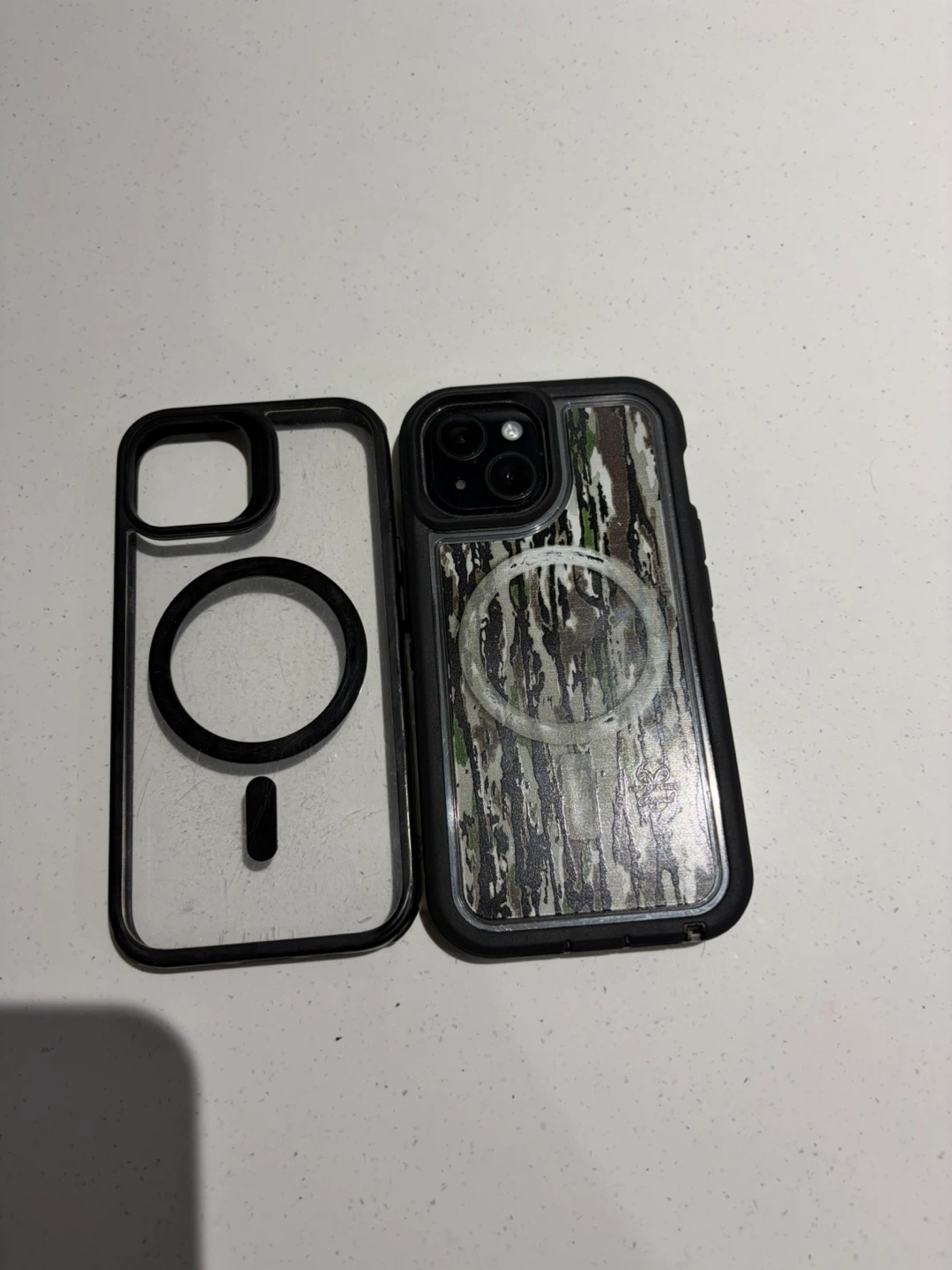 Apple iPhone 15 128 gig + otterbox and generic clear case - photo 2