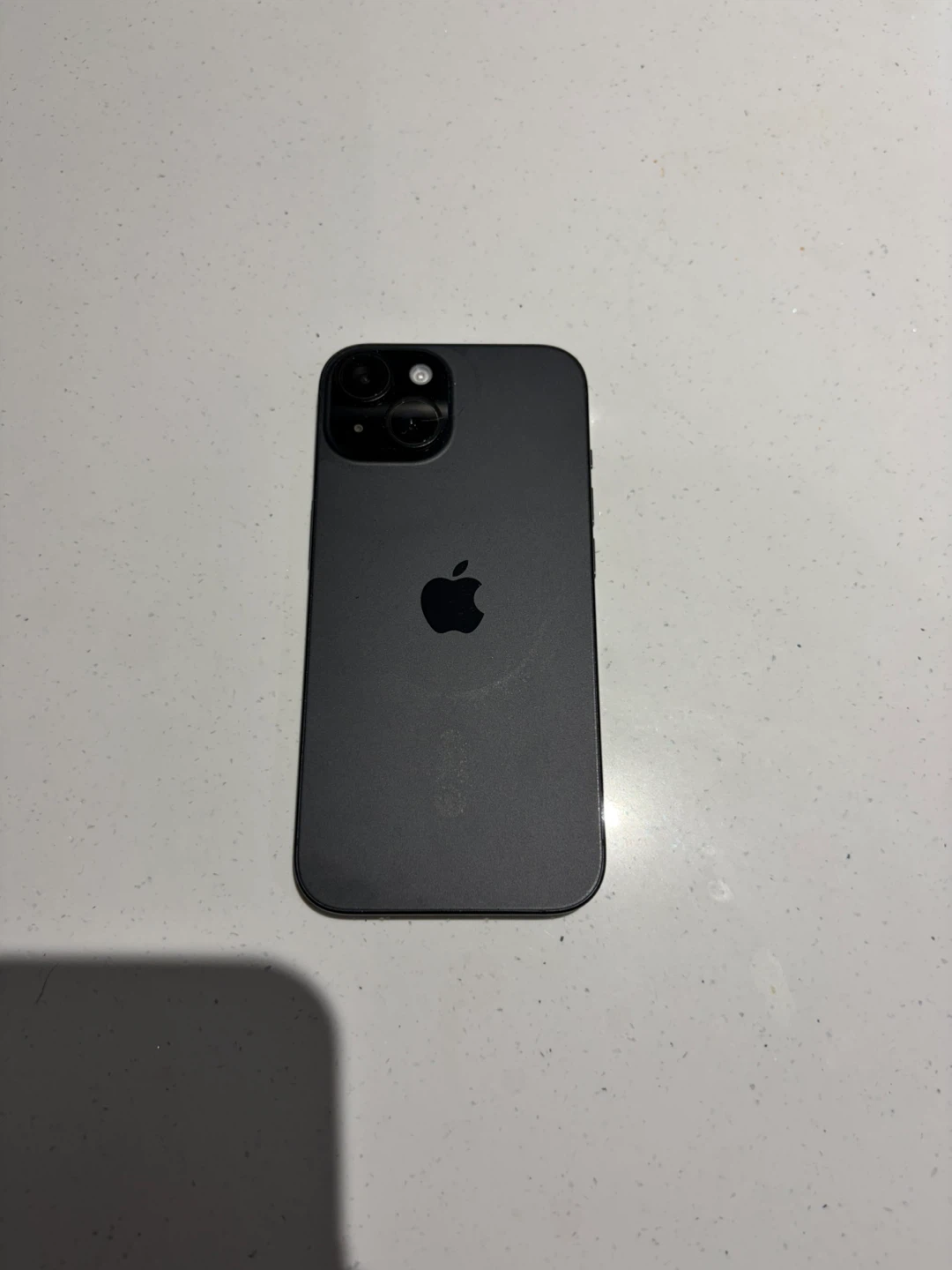 Apple iPhone 15 128 gig + otterbox and generic clear case - photo 4