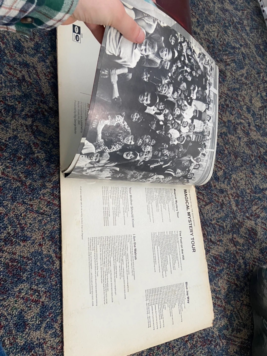 The Beatles Magical Mystery Tour Vinyl Record w/ Book - photo 4