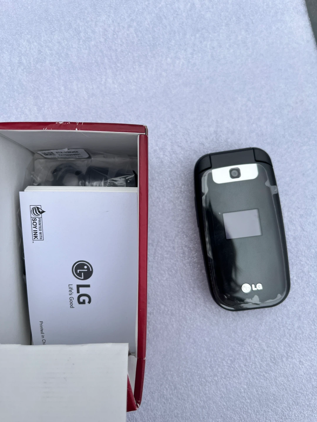 LG F4NR Flip Phone - Black - photo 4