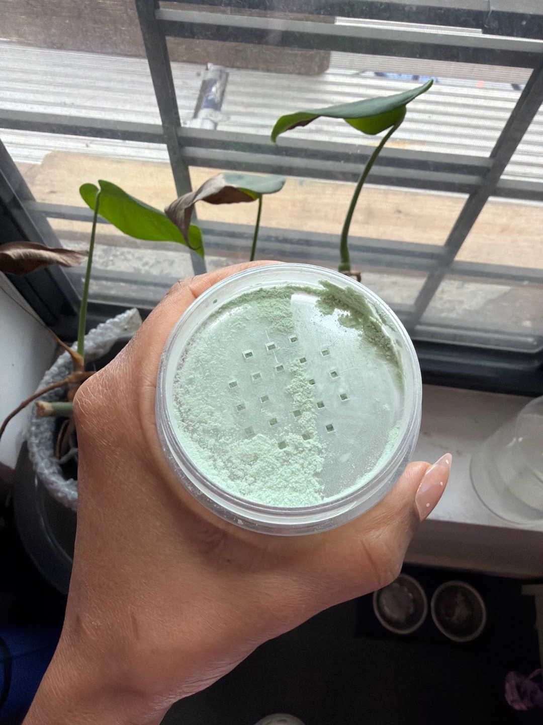 Laura Mercier Mint Loose Setting Powder - photo 3