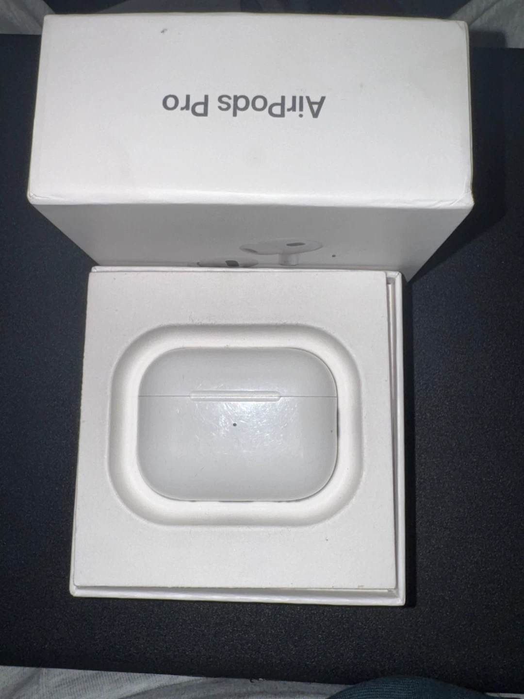 Apple AirPods Pro (2nd Generation) with Charging Case - photo 2