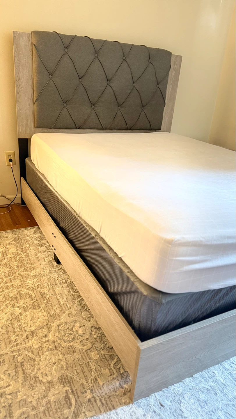 Modern Bedroom Set - photo 2