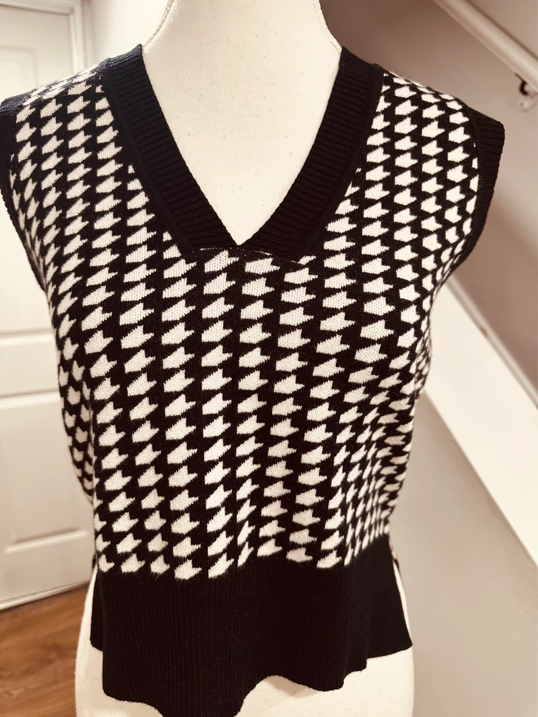 Buy 1 get 1 free Houndstooth Knit V-Neck Vest