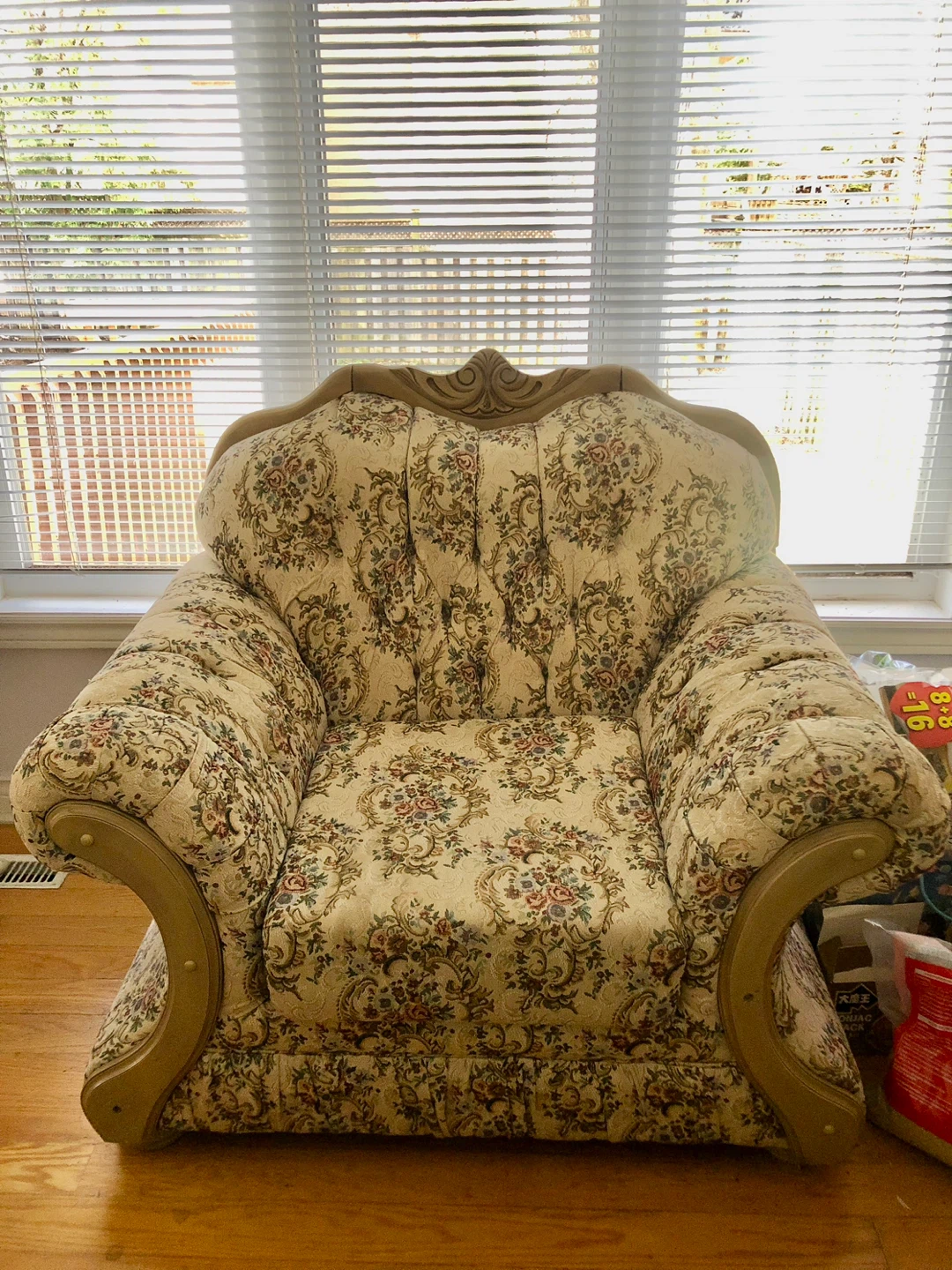 Vintage Victoria style Floral Sofa/Couch Set - photo 3