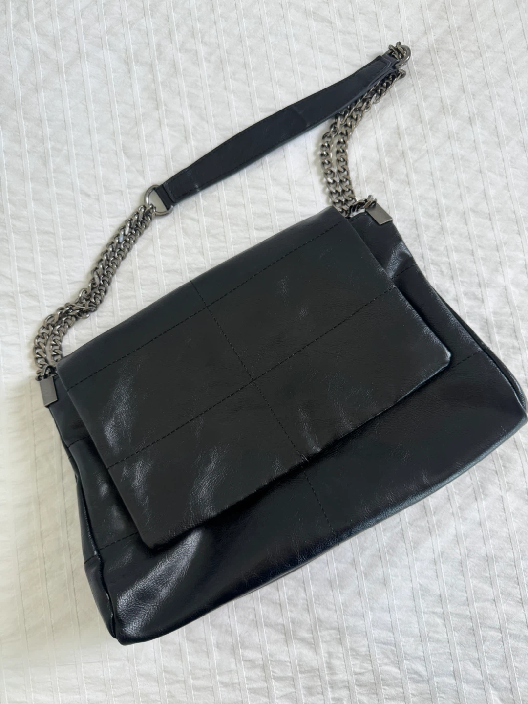 ZARA Black Shoulder Bag with Chain Strap – Effortless Chic - photo 4