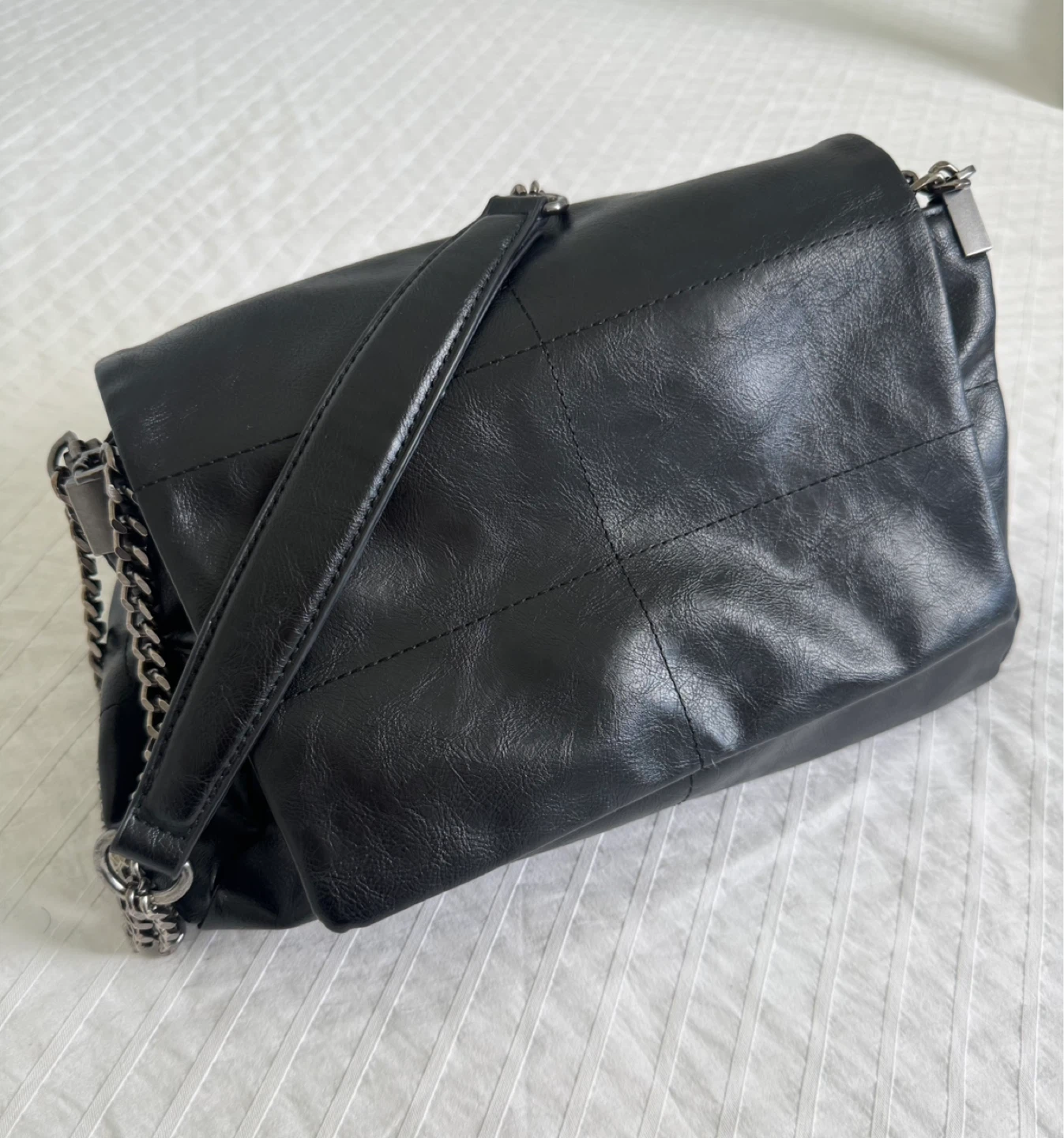 ZARA Black Shoulder Bag with Chain Strap – Effortless Chic