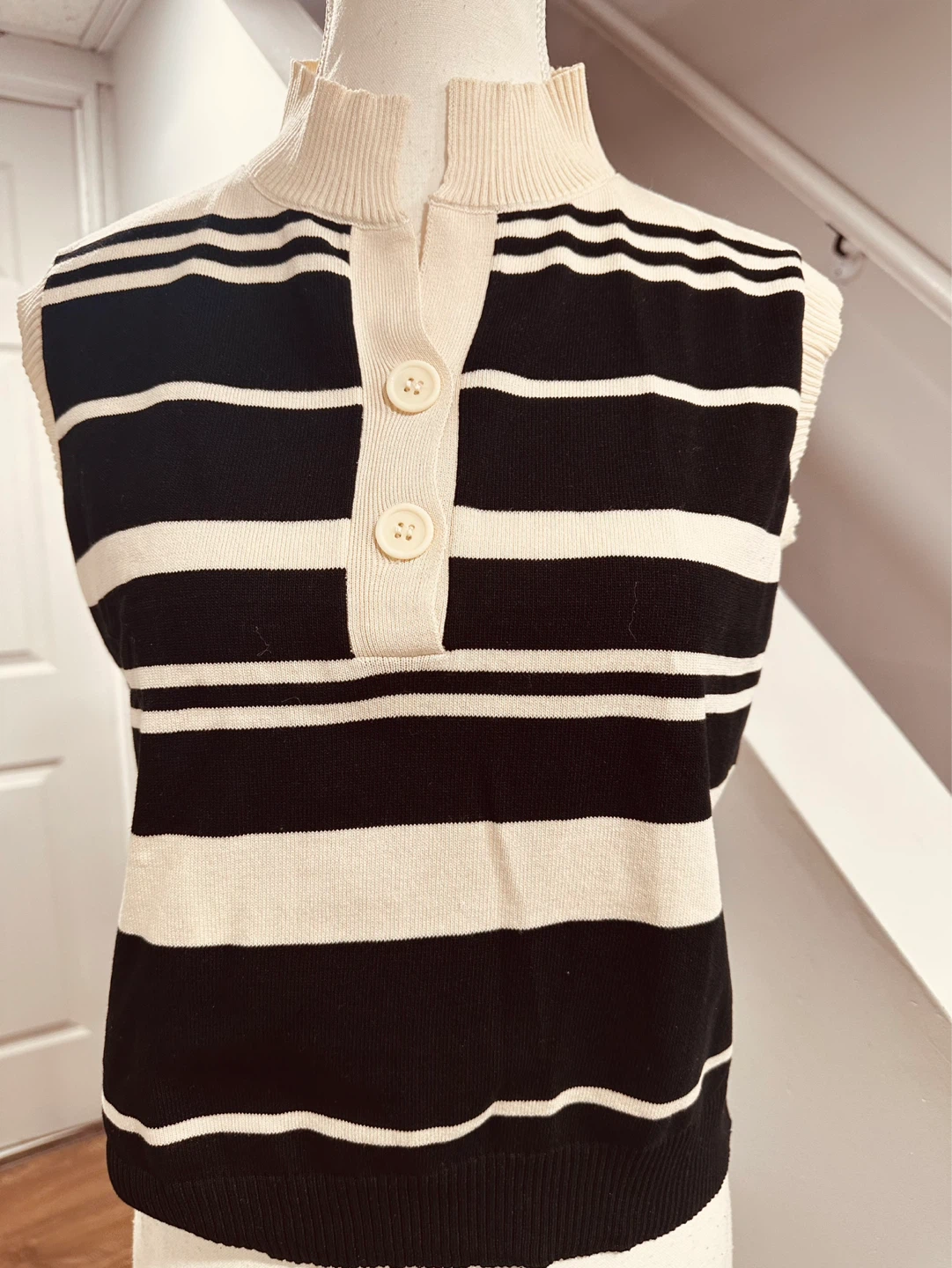 Women's Striped Sleeveless Sweater Vest