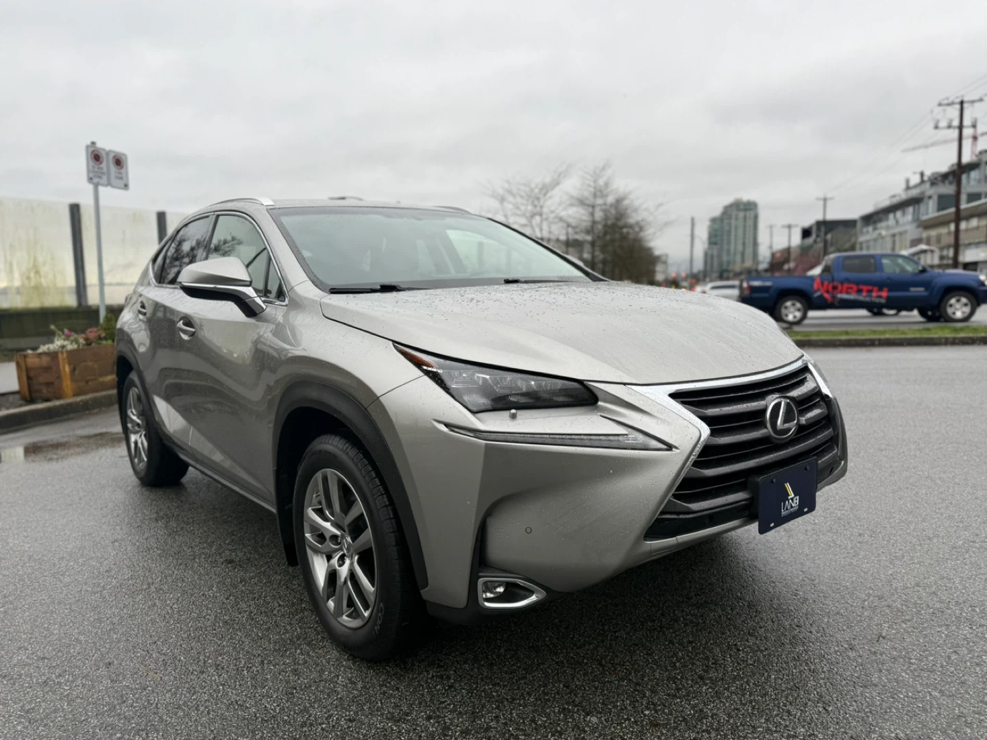 2017 Lexus NX200T - photo 3