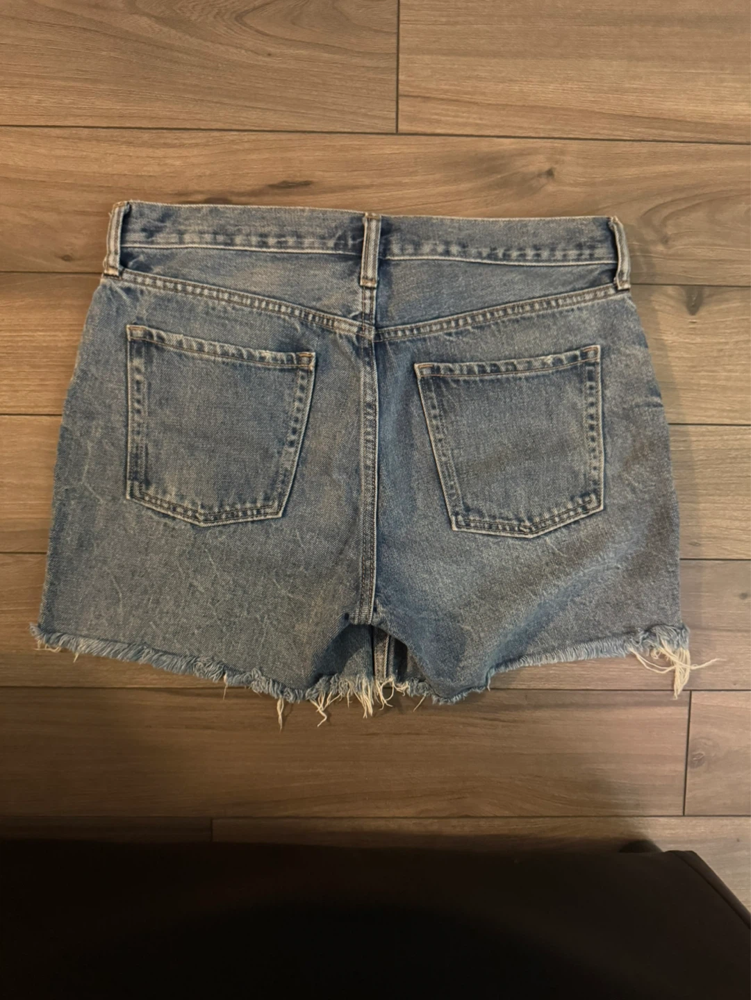 Old Navy Women's Denim Shorts Size 8 - photo 2