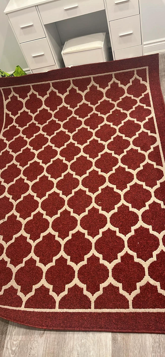 Red and Cream Lattice Pattern Area Rug