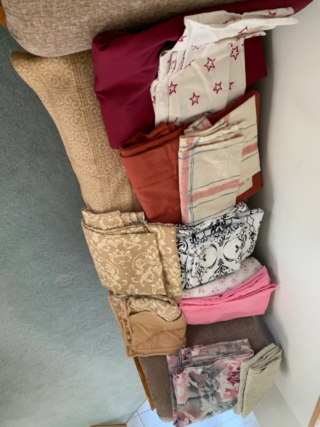Bundle of assorted bedding sets - photo 3
