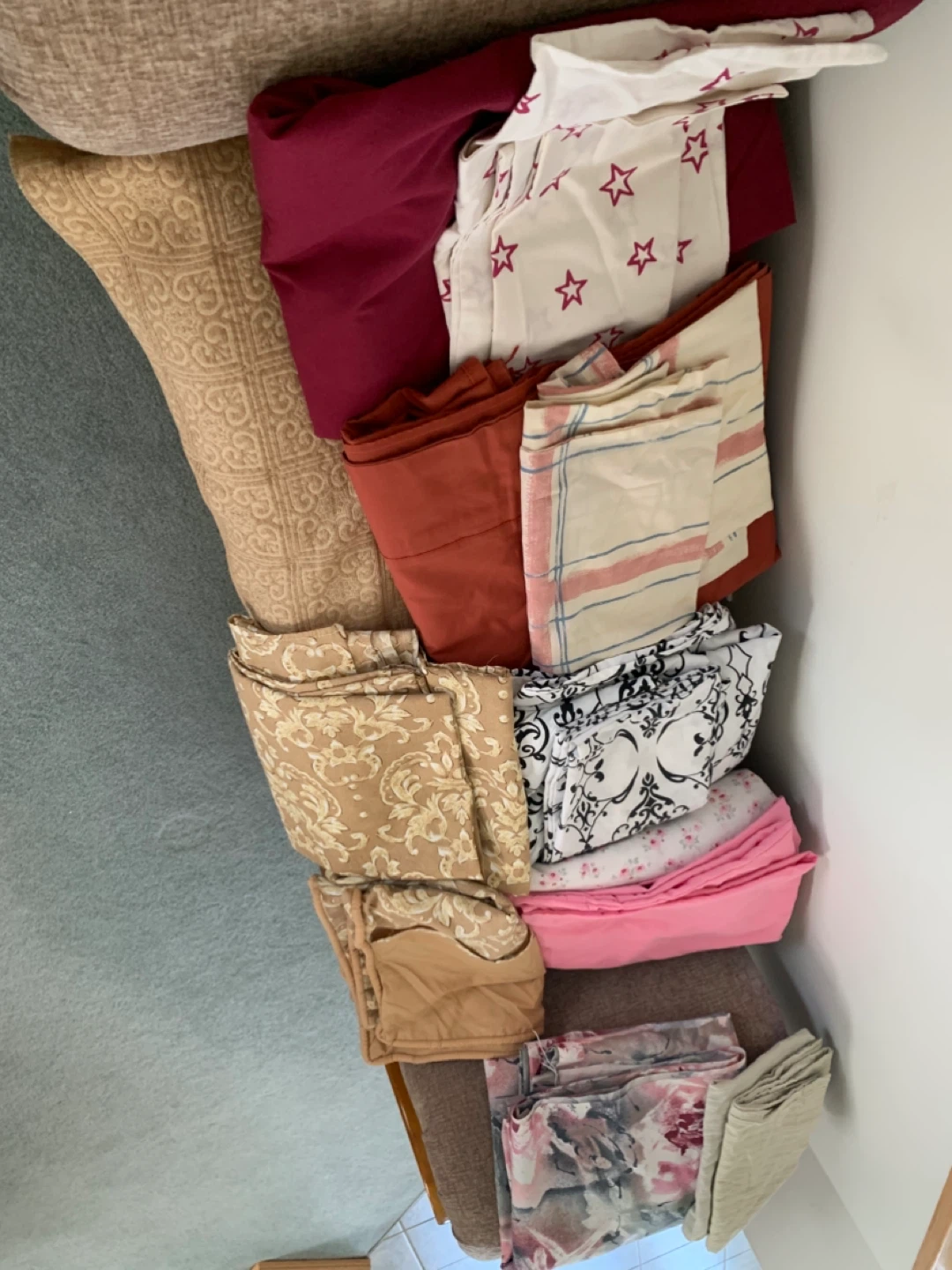 Bundle of assorted bedding sets - photo 2