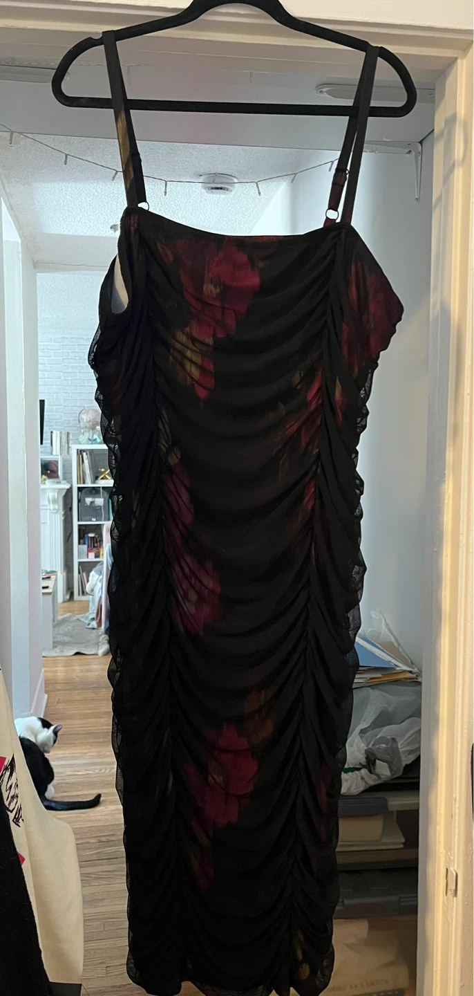 Torrid Body con Floral Ruched Mesh Dress