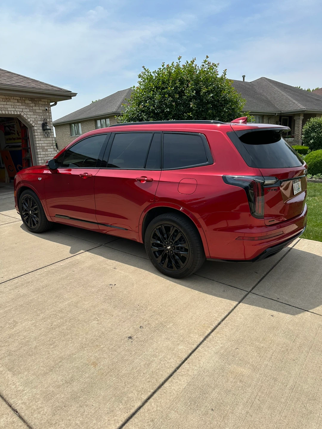 Cadillac XT6 2021 Sport Red SUV - photo 2