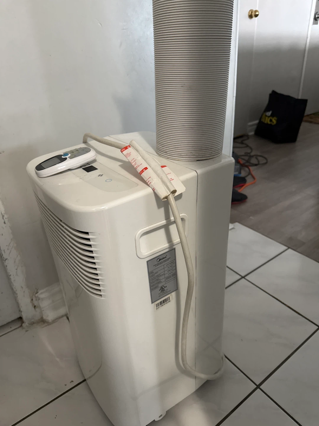 Midea Portable Air Conditioner - photo 2