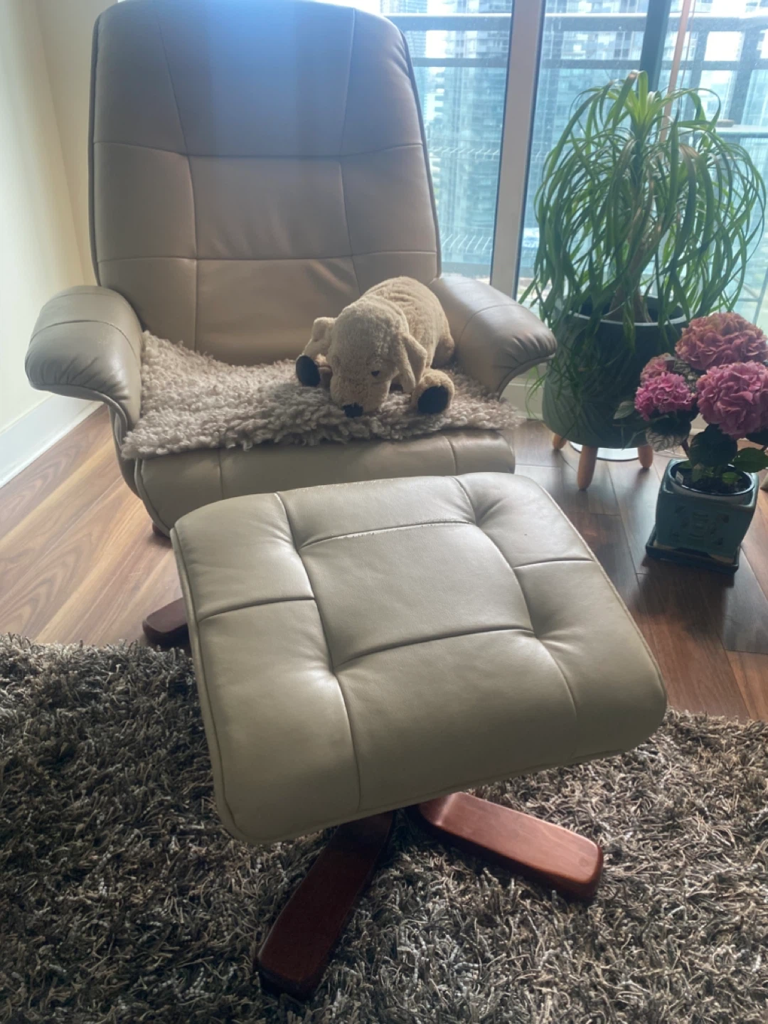Cream Leather Recliner Chair with Ottoman