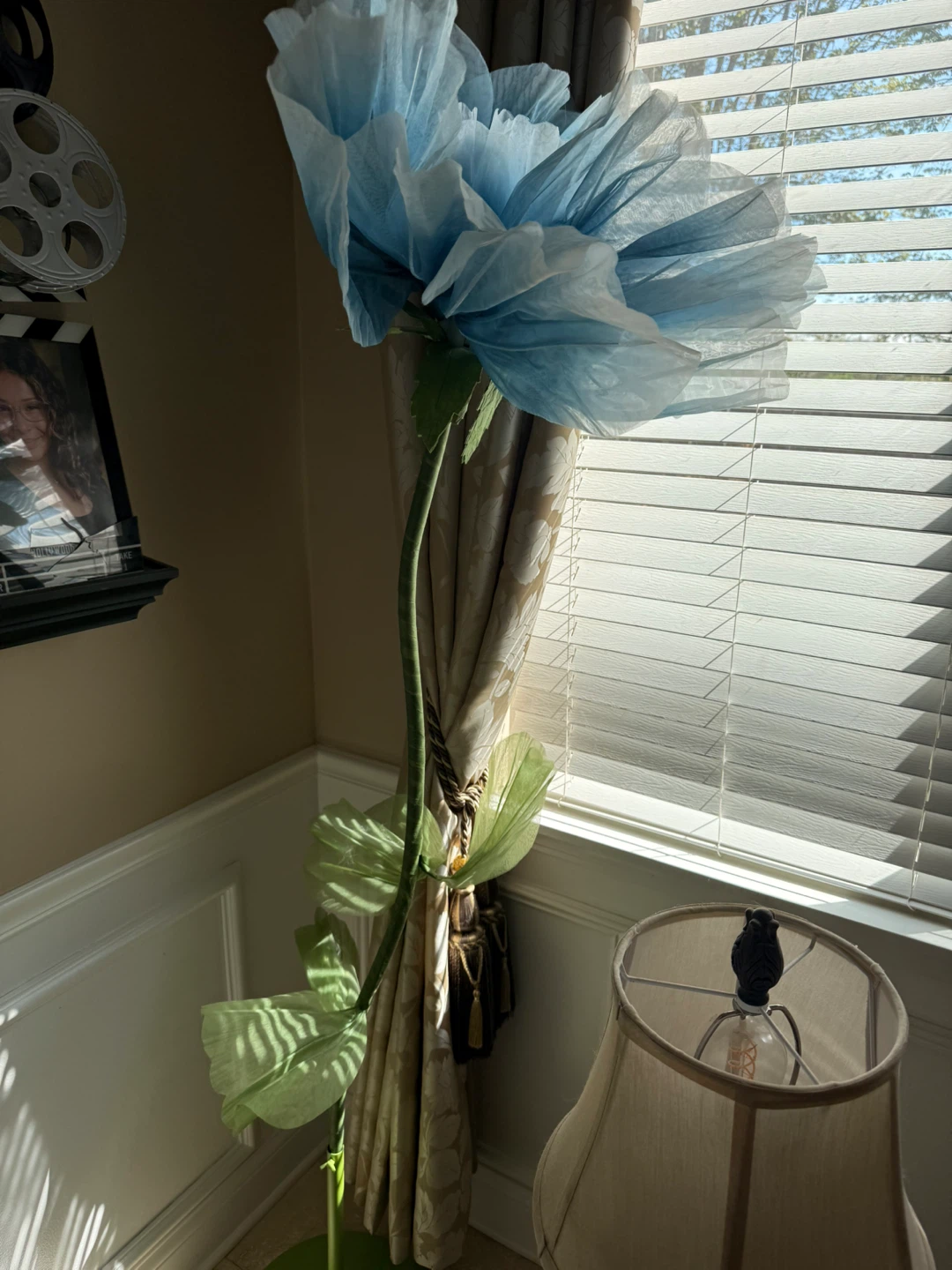 Giant automated blue Paper Flower Floor Lamp Decor