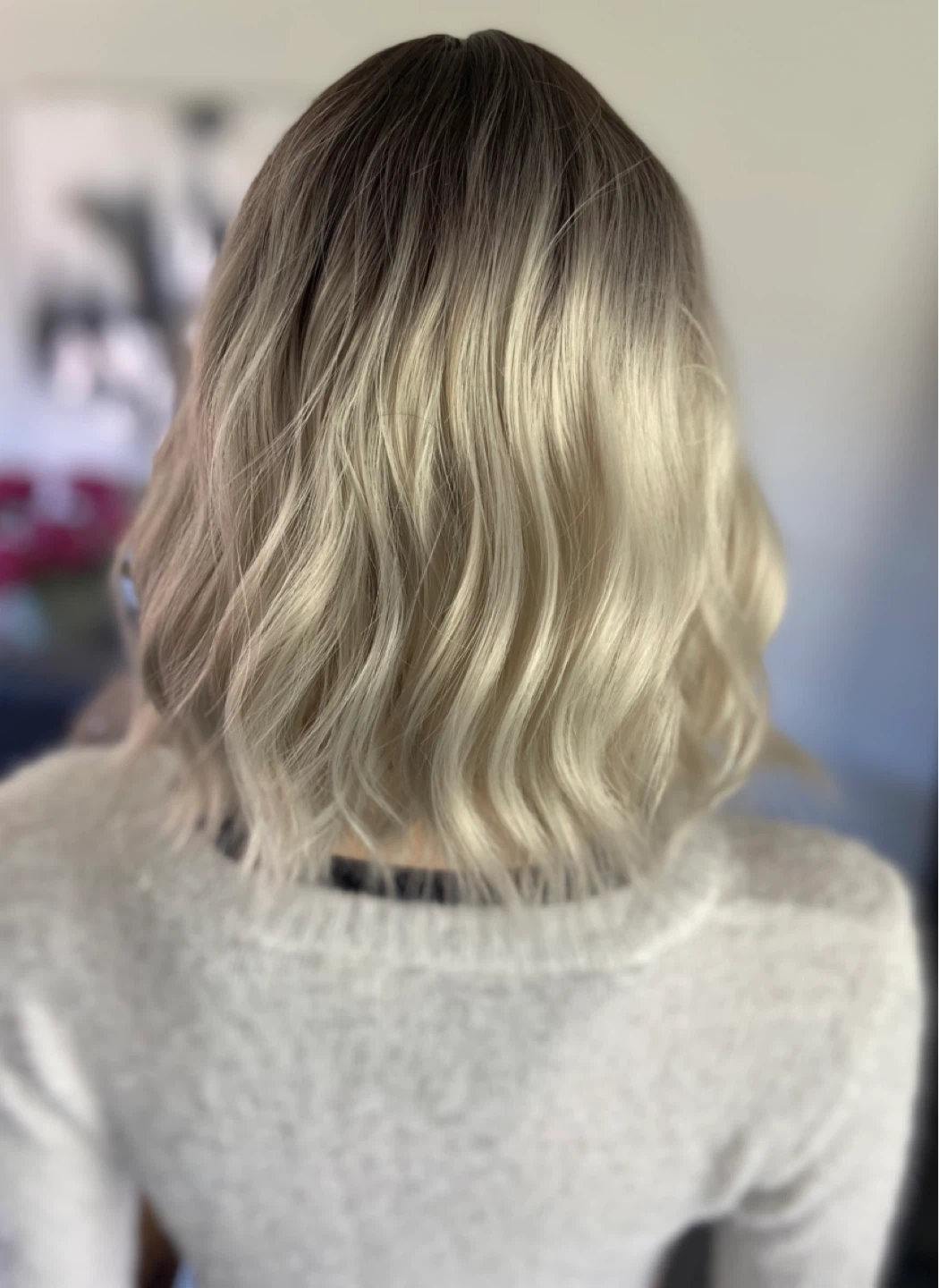 NWT: 12” Wavy Ombré White Grey Silver Synthetic Wig - photo 4