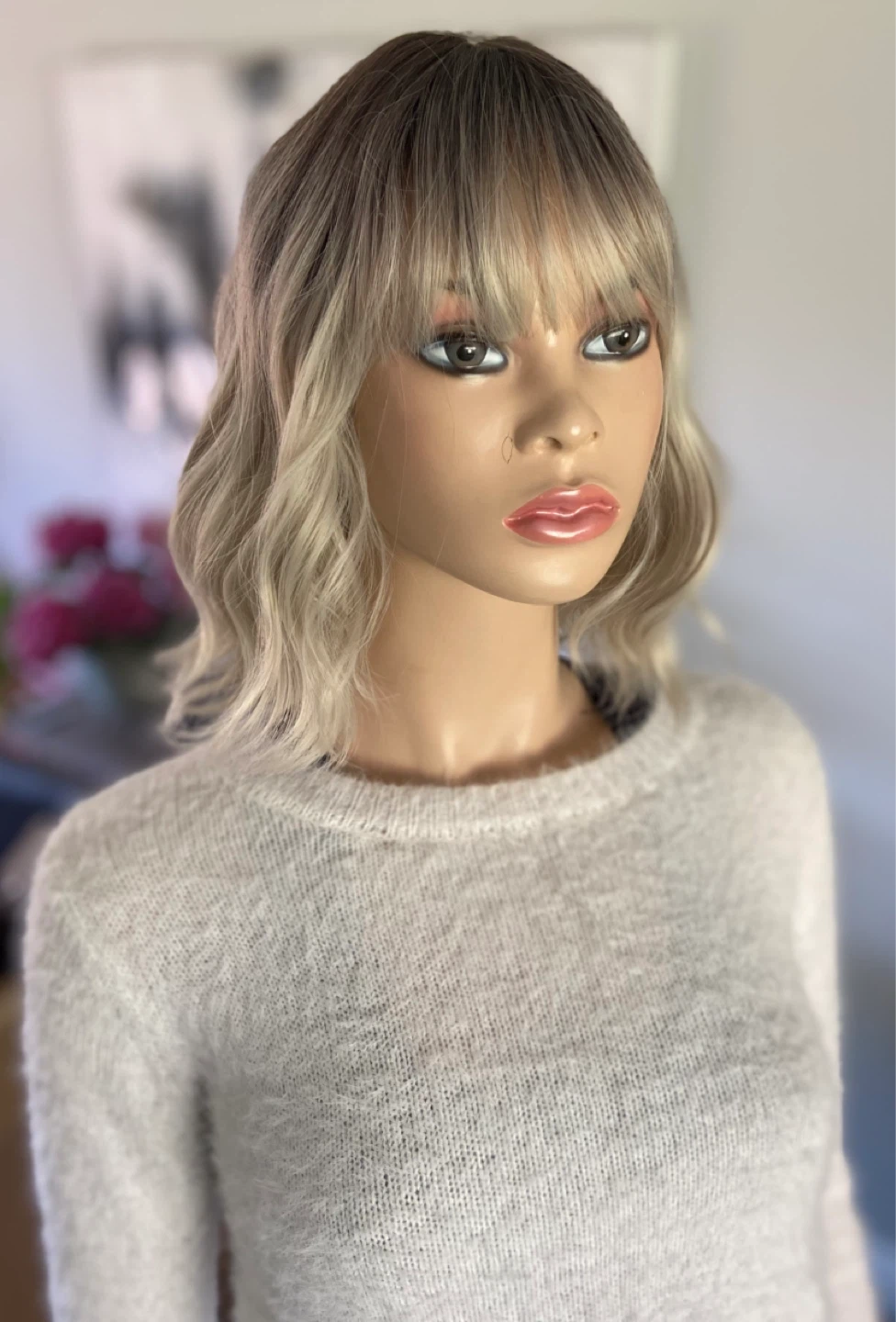 NWT: 12” Wavy Ombré White Grey Silver Synthetic Wig - photo 2